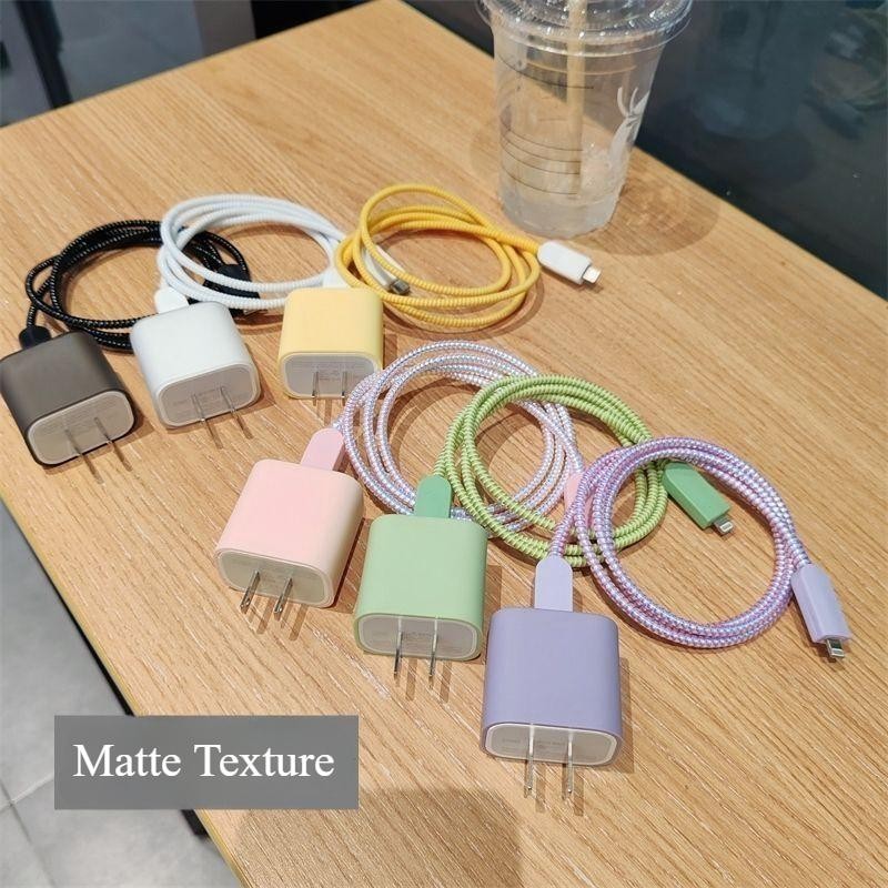 4 IN 1 น่ารักสีลูกกวาดซิลิโคนอ่อนนุ่มชาร์จป้องกันกรณี Ompatible สําหรับ IPhone 11 12 13 14 15 18/20W Fast Charge ป้องกัน Charger Cover