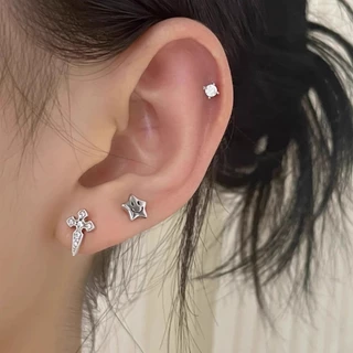 We Flower 1PC Punk Shining คริสตัลไทเทเนียมเหล็ก Cross สกรูต่างหูผู้หญิงผู้ชาย Hypoallergenic Ear Studs เครื่องประดับ