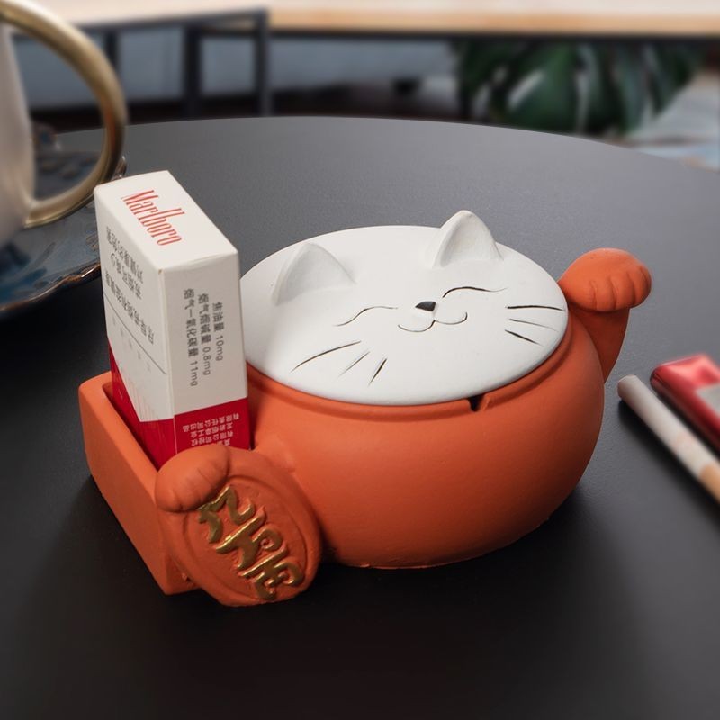 ที่เขี่ยบุหรี่ Creative Lucky Cat Ashtray ที่ไม่ซ้ํากันอินเทรนด์ห้องนั่งเล่นในครัวเรือนสํานักงาน Anti-Flying Ash พร้อมฝาปิดน่ารักสาวหัวใจ