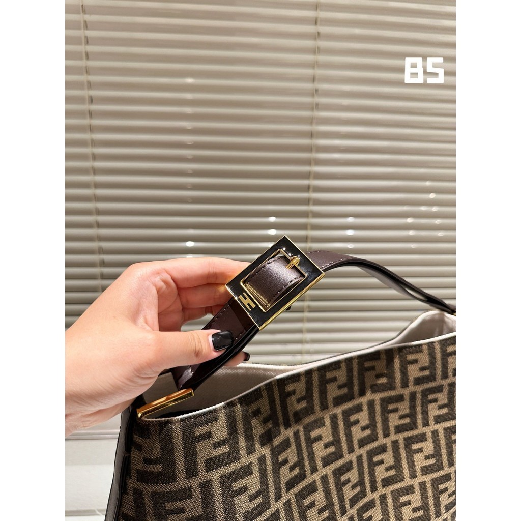 Ready Accessories Matching Box FF Shopping Bag Medieval Bag Tote Bag Female Bag Size: 38.35cm