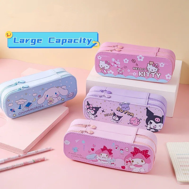SANRIO ซานริโอ กล่องดินสอน่ารัก ปู่ ความจุขนาดใหญ่การจัดเก็บสองชั้น น่ารัก คุโรมิ ทํานอง ดินสอกระเป๋าอุปกรณ์เครื่องเขียน
