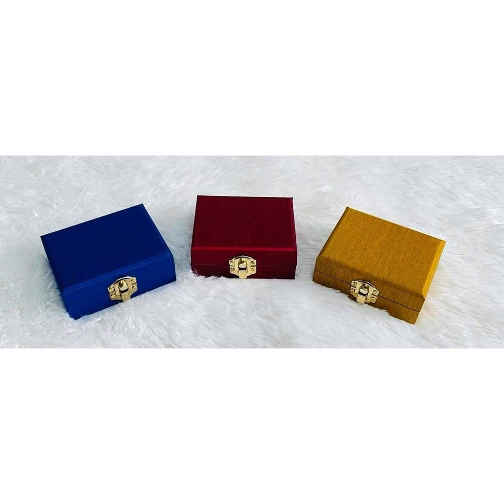 กล่องใส่พระกันกลิ้งขนาด8*12cmดีไซน์ทันสมัยสร้างสรรค์ด้วยฝีมือประณีต เพื่อตอบโจทย์ทุกความต้องการของคุณ