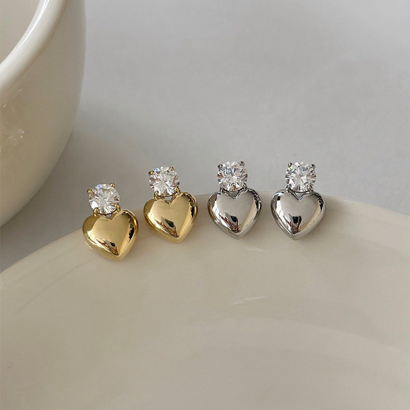 2024 High-End Rhinestone Love Heartต่างหูหญิงหรูหราAll-Matchแฟชั่นต่างหู