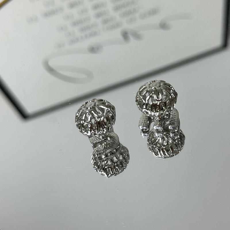 2025 One Style Two-Wear กระพริบเพชร M Letter Hollow Ball ต่างหู - รูปที่ 7