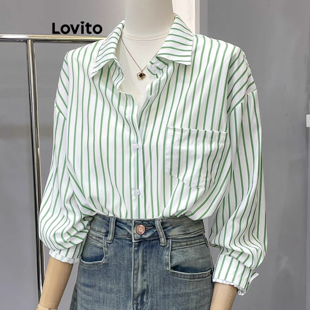 Lovito เสื้อเบลาส์ มีกระดุมหน้า ลำลอง สำหรับผู้หญิง LNE20170 (สีเขียว)