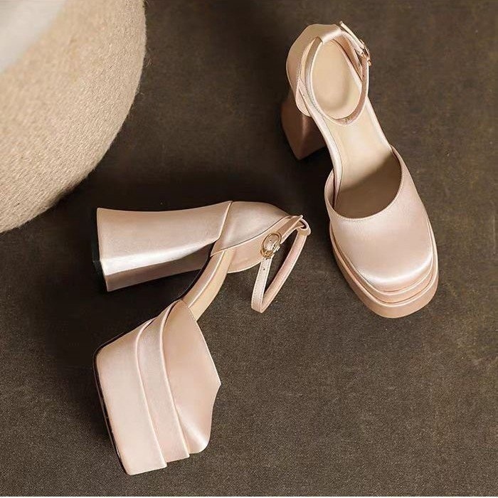 รองเท้าส้นสูงรองเท้าผู้หญิงสแควร์ Toe ส้นหนาผ้าหนาแฟชั่น Mules ขนาด 33-39