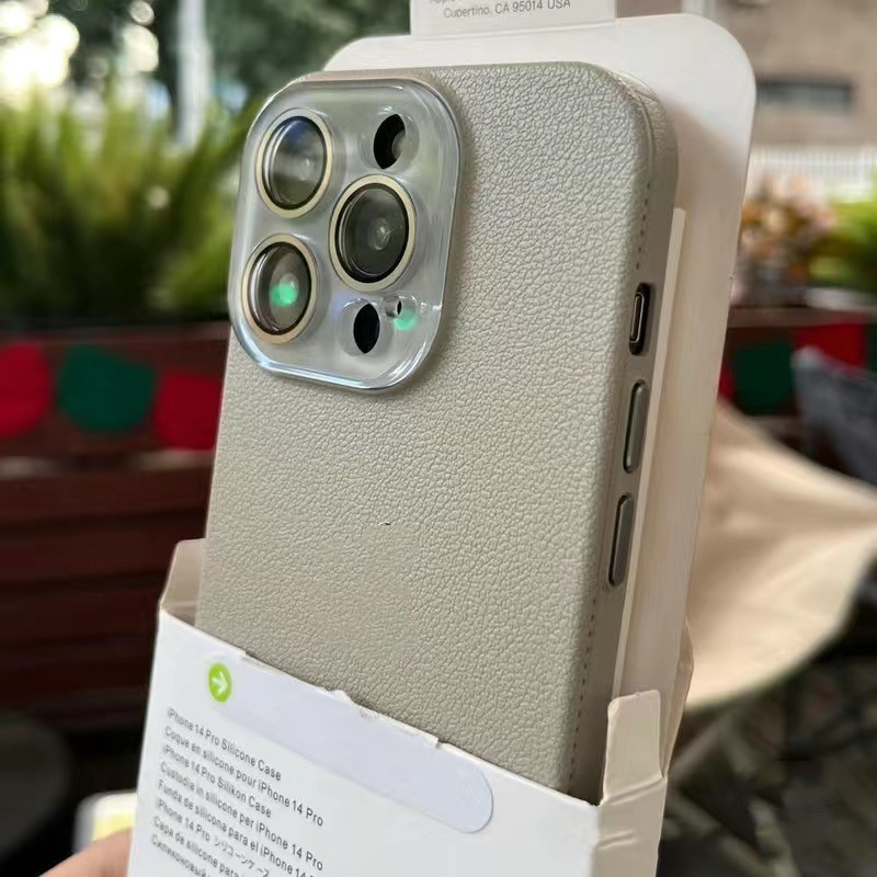 หนังหรูหราเคสโทรศัพท์ PC สําหรับ iPhone 16 Pro Max 14 13 12 11 15 Pro Max 15 PLUS 16 PLUS 14 PLUS แก้วกล้องคริสตัลเลนส์ป้องกันกันกระแทก