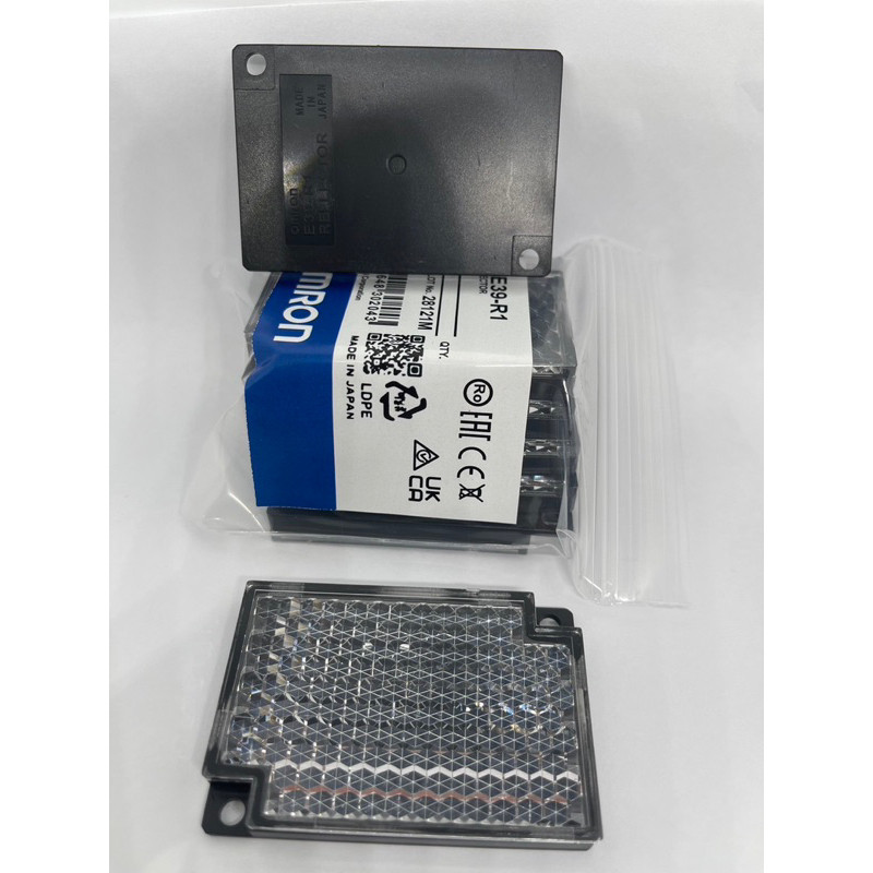 E39-R1 รีเฟล็กเตอร์ 0mroท E39-R1 E39-R1S Reflector for Sensor แผ่นสะท้อนแสงสำหรับเซนเซอร์ตรวจจับวัตถ