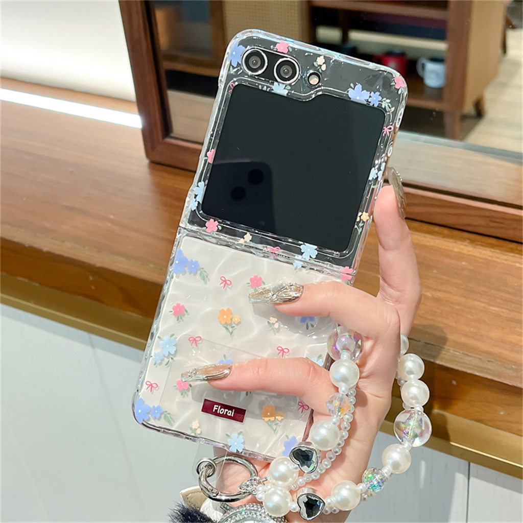 น่ารักสดระลอกน้ําดอกไม้ดอกไม้โปร่งใสเคสโทรศัพท์พร้อมโซ่มุกสําหรับ Samsung Galaxy Z Flip 5 6 Z Flip6 ZFlip 5 Zflip6 Zflip7 กันกระแทกปกหลัง - รูปที่ 2