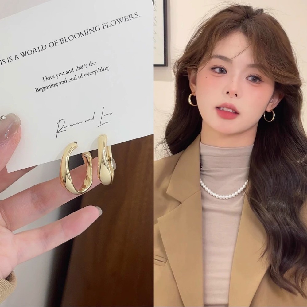 แหวนโลหะต่างหู 2025 ใหม่อเนกประสงค์สาวแสงหรูหราย้อนยุคซอกอุปกรณ์เสริมที่ไม่ซ้ําใคร