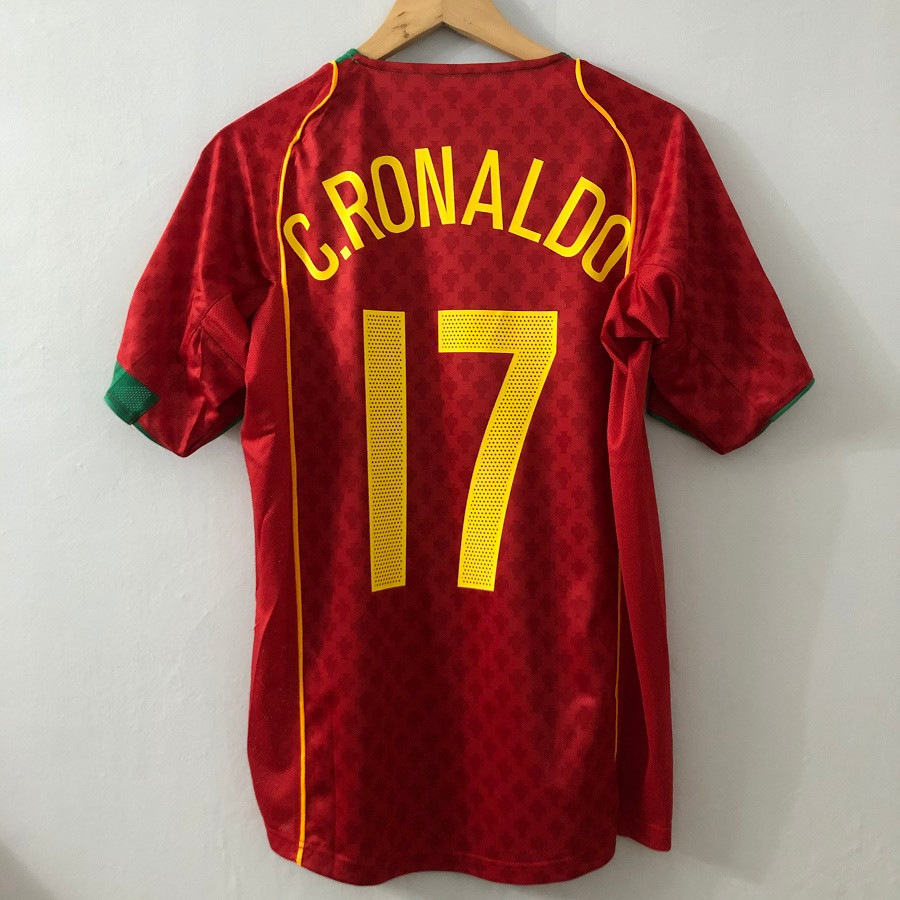 เสื้อกีฬาแขนสั้น ลายทีมชาติฟุตบอลโปรตุเกส 2004 CR7 C.RONALDO สไตล์เรโทร สําหรับผู้ชาย