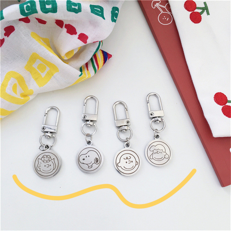 จี้พวงกุญแจ Snoopy เหล็กไทเทเนียมสร้างสรรค์ Ins อุปกรณ์เสริมน่ารัก - รูปที่ 2