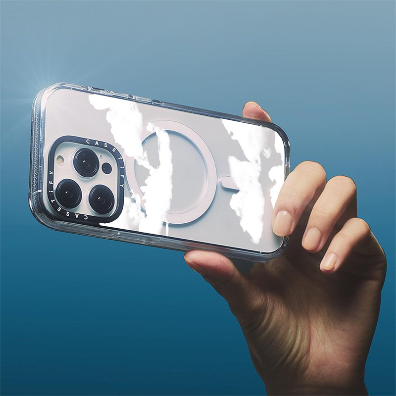 Casetify X สีขาวเมฆแม ่ เหล ็ กดูด Clear Hard อะคริลิคด ้ านหลัง TPU Edge กรณี Sideband ตัวอักษรเคสโทรศัพท ์ Impact สําหรับ Apple IPhone 13 14 15 Pro Max