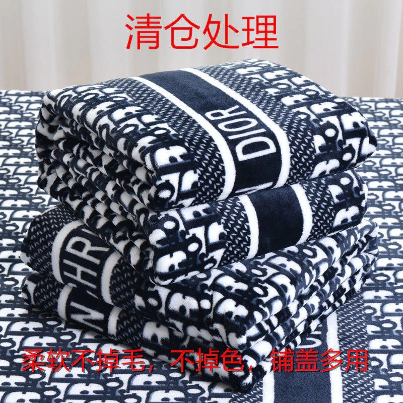 ผ้าห่มลายใหม่ ผ้าห่มแบรนด์เนม พร้อมส่งในไทย ผ้าดีมาก สวยมาก 6ฟุด 5ฟุด 3.5ฟุด ราคา