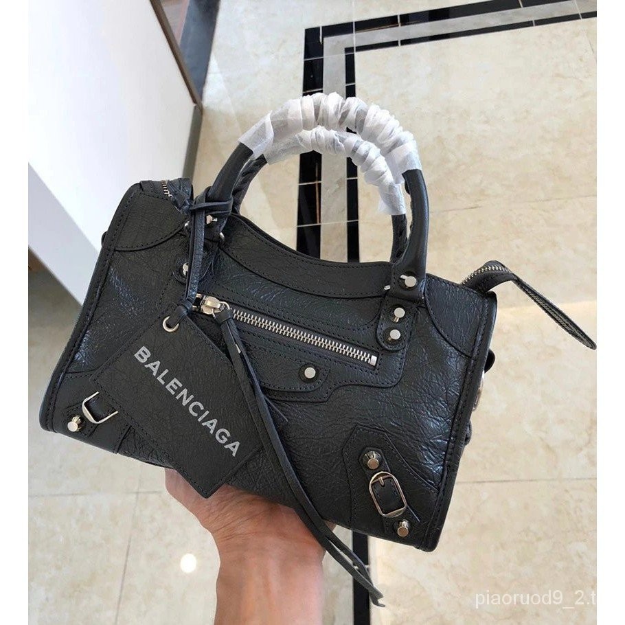 [ราคารับประกัน Double Eleven] BALENCIAGA Classic CITY จีบหนังแกะหลากสี Rivet Crossbody กระเป๋ารถจักร