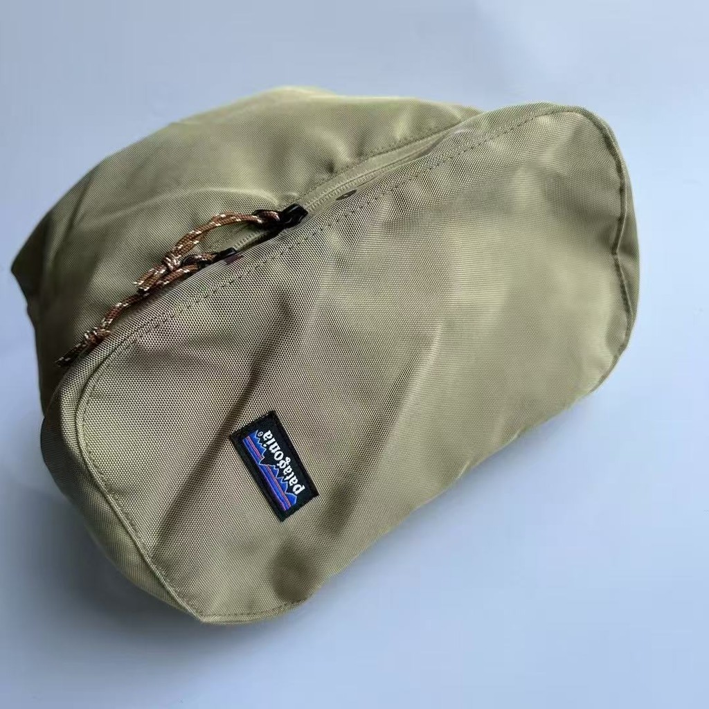 2025 Black Hole 12L กระเป๋าเก็บของสามมิติ Toileting Bag สําหรับการเดินทาง