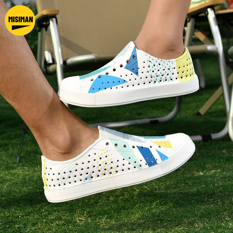 รองเท้าแตะสําหรับผู้หญิง EVA น้ําหนักเบา Breathable Hollow Out รองเท้าชายหาดขนาด 36-40
