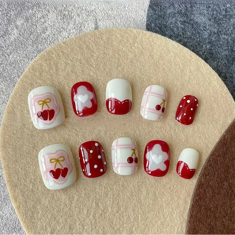 เล ็ บน ่ ารักสวมใส ่ เด ็ กเล ็ บปลอมและเล ็ บแพทช ์ Red Wave Dot สตรอเบอร ์ รี ่ เล ็ บ Patch K019