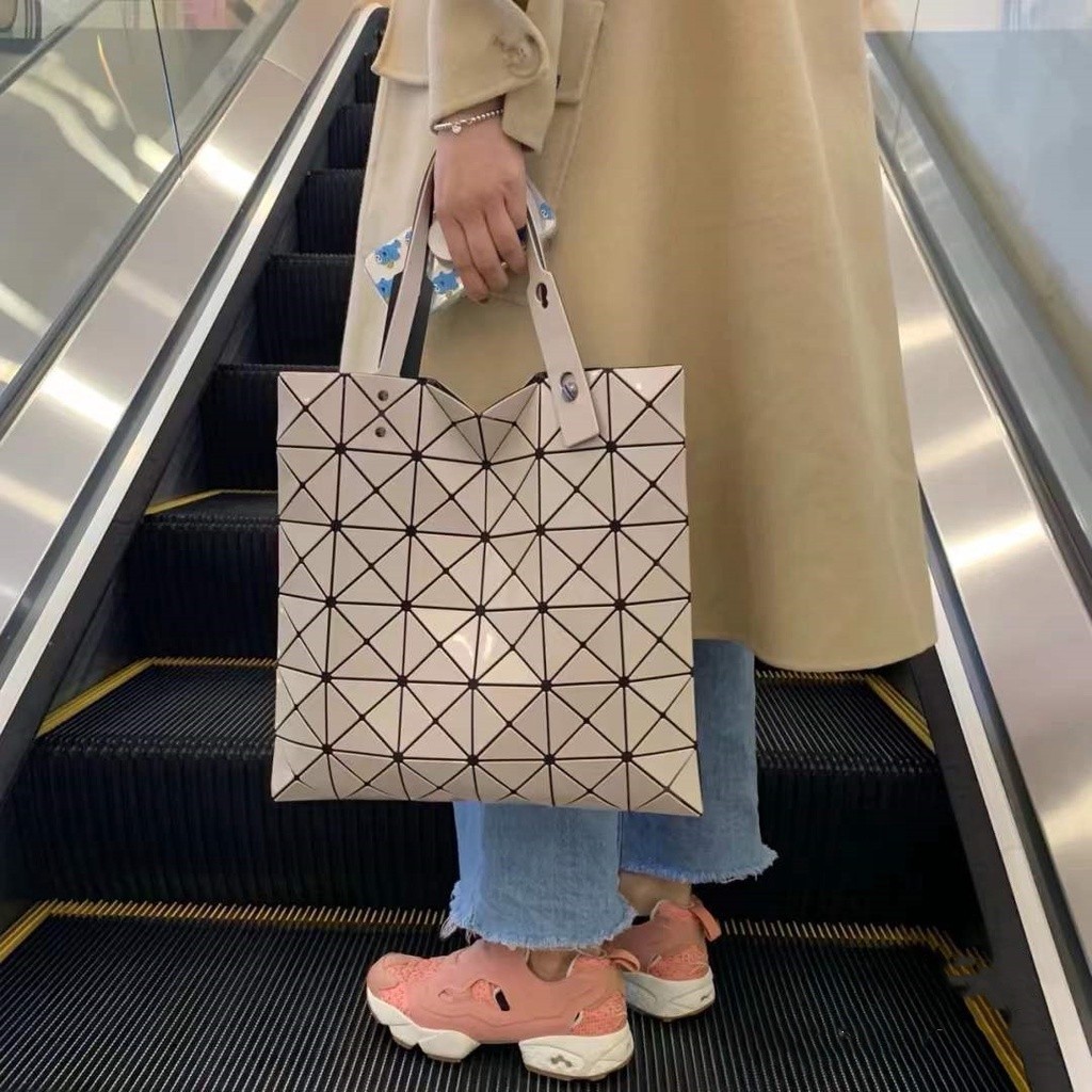 กระเป๋าสะพายผู้หญิง Diamond Geometric 6x6