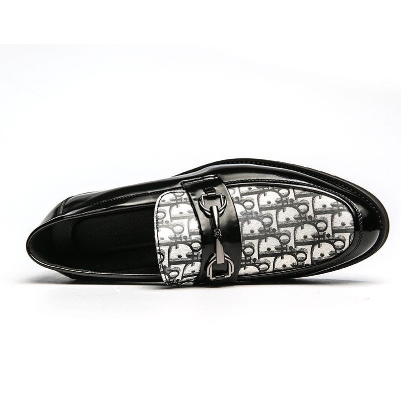 Man Loafers ชุดแต ่ งงานแฟชั ่ นสีขาวสีทึบรอบ Toe Slip-On หนังรองเท ้ าลําลองทุกวัน EPOA