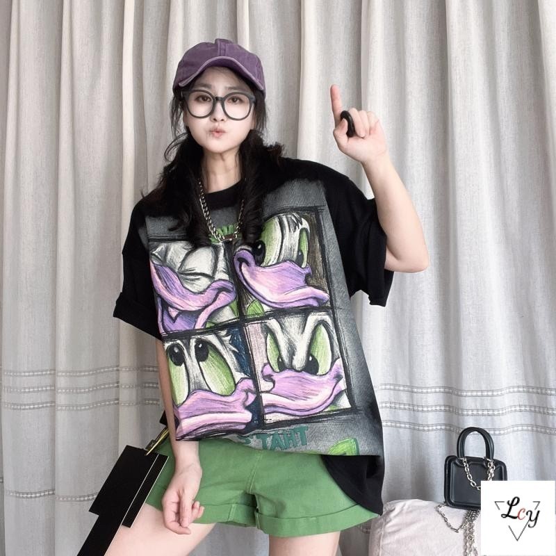 เสื้อยืดแขนสั้น ผ้าฝ้ายแท้ ทรงหลวม ขนาดใหญ่ พิมพ์ลายตัวอักษรเป็ด สไตล์เกาหลี และญี่ปุ่น รองรับ 90 กก. 100 กก. สําหรับผู้หญิง 2025