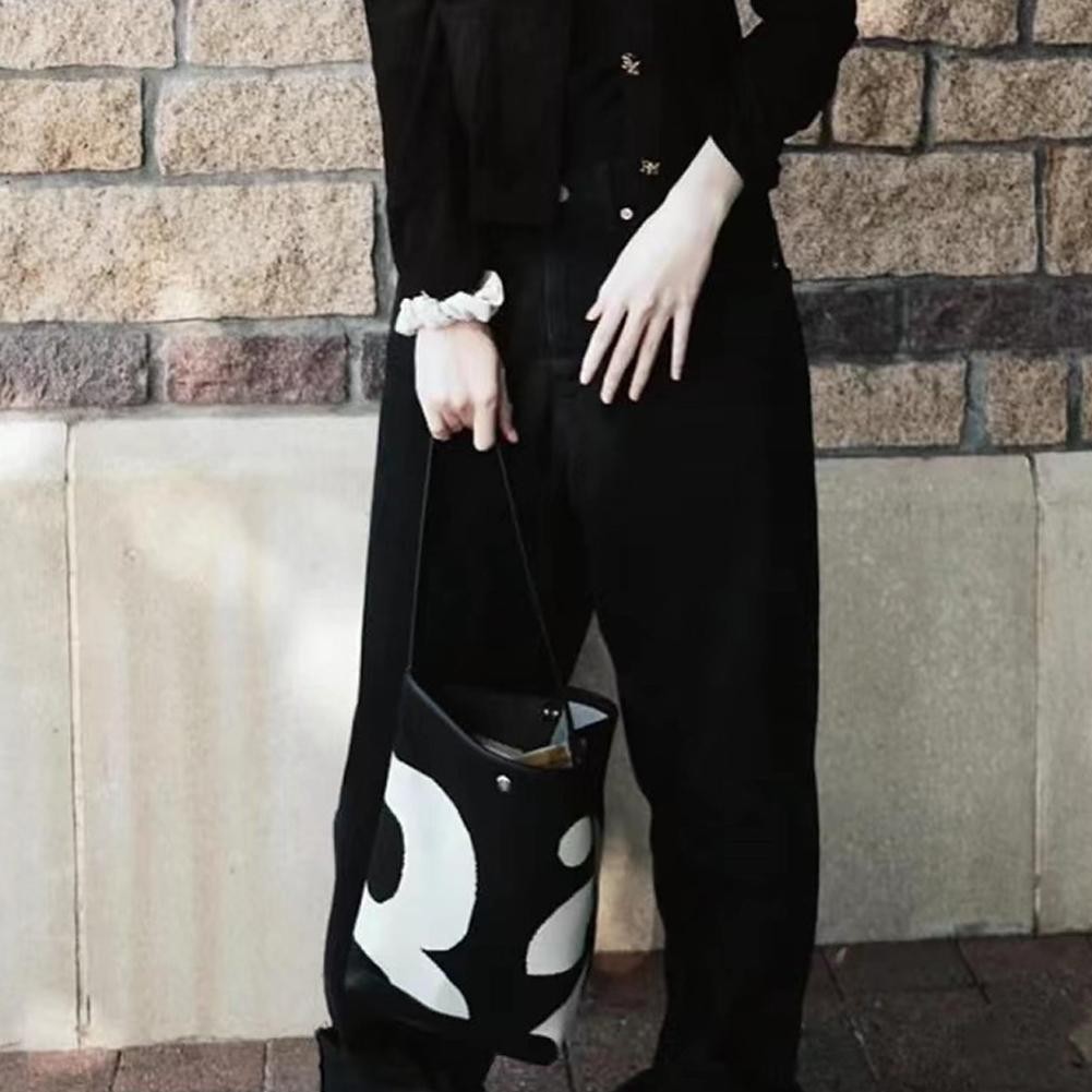 กระเป๋าทรงถัง ซอก แบรนด์อินเทรนด์แฟชั่นกระเป๋าสะพายไหล่ผู้หญิงความจุขนาดใหญ่เรียบง่าย สิริ กระเป๋า