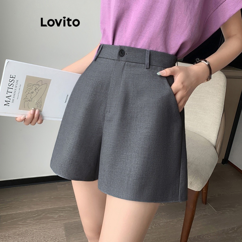 Lovito กางเกงขาสั้นผู้หญิง มีกระดุม สีพื้น สไตล์ลำลอง LNE27266 (สีเทา / สีดำ)