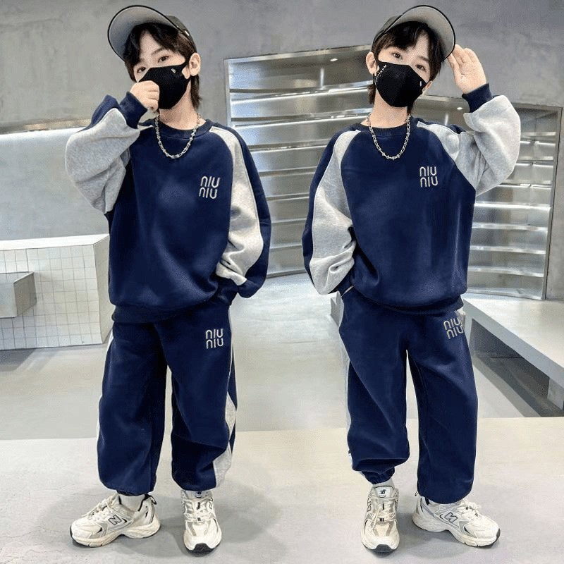 พร้อมสต็อก 130-170ซม ฤดูใบไม้ผลิฤดูใบไม้ร่วงสไตล์ชายเย็บรอบคอเสื้อกันหนาว กางเกงวอร์ม ชุดสองชิ้นขนาดกลางขนาดใหญ่เด็กจดหมายพิมพ์หลว