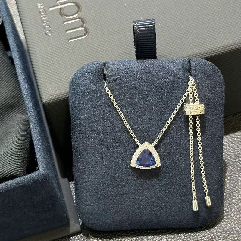 APM Monaco สามเหลี่ยมสร้อยคอจี้สีฟ้าปรับ 925 เงิน Clavicle Chain แฟนของขวัญ
