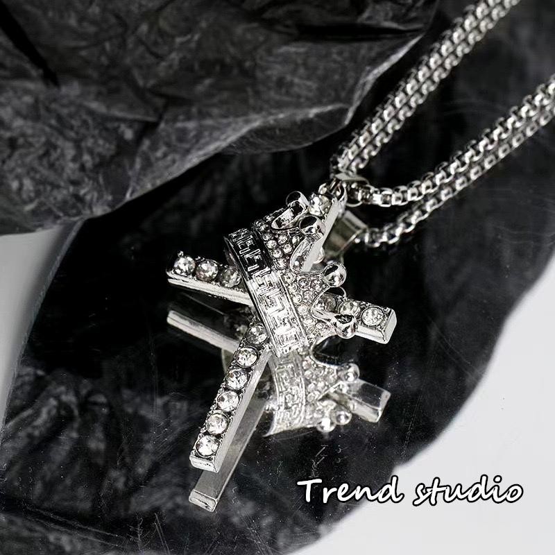 สร้อยคอไม้กางเขนที่ล้อมรอบด้วยมงกุฎนั้นเปล่งประกายมาก ซีรีส์สร้อยคอไม้กางเขนแฟชั่น มีหลากหลายสไตล์และสไตล์ให้เลือก - รูปที่ 5