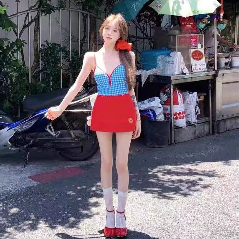 Gwenny M-XL ชุดว่ายน้ำเกาหลีสีฟ้าลายสก๊อตชุดว่ายน้ำชิ้นเดียวคอ V เซ็กซี่กับกระโปรงครึ่งตัว