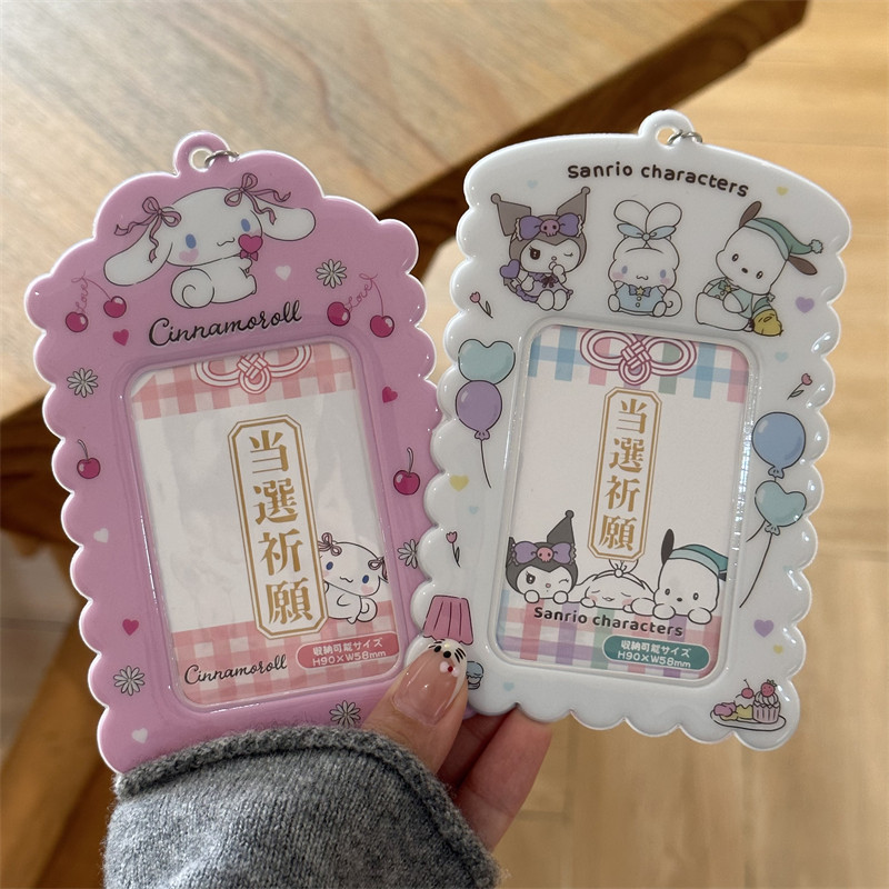 Hello Kitty สวดมนต์ 10 ซม.ผู้ถือบัตรขนาดเล็กบัตรวิทยาเขตบัตรอาหารสองด้านรูปแบบแสดงจี้ อิน