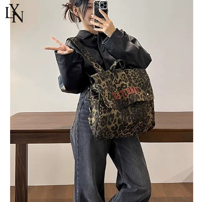 LYN ลิน กระเป๋าเป้สะพายหลังดีไซน์ลายเสือดาวอินเทรนด์ กระเป๋าเป้นักเรียนสไตล์สาวเผ็ดความจุขนาดใหญ่