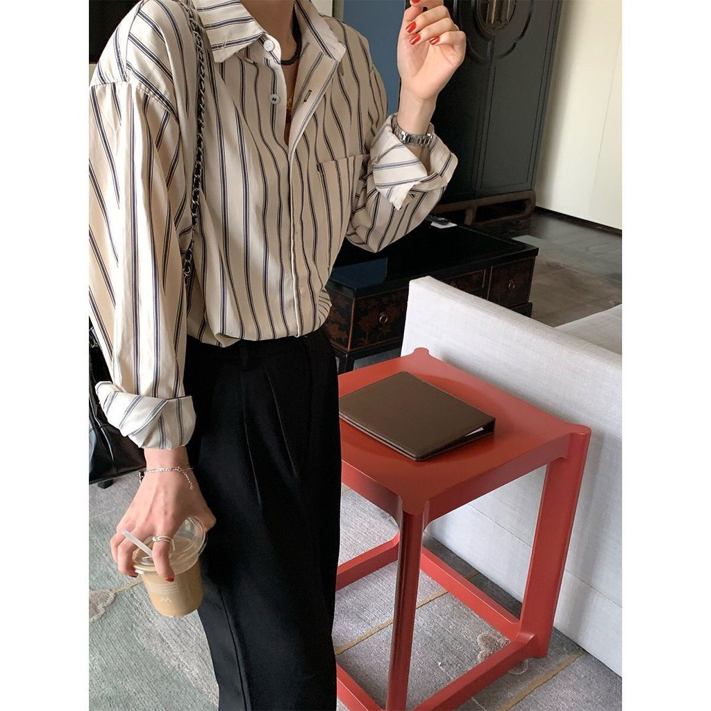 pijiuu เสื้อเชิ้ตลายแอปริคอทสำหรับผู้หญิง ดีไซน์ใหม่ฤดูใบไม้ร่วง เสื้อเชิ้ตนิช สไตล์เกาหลี เสื้อชั้น