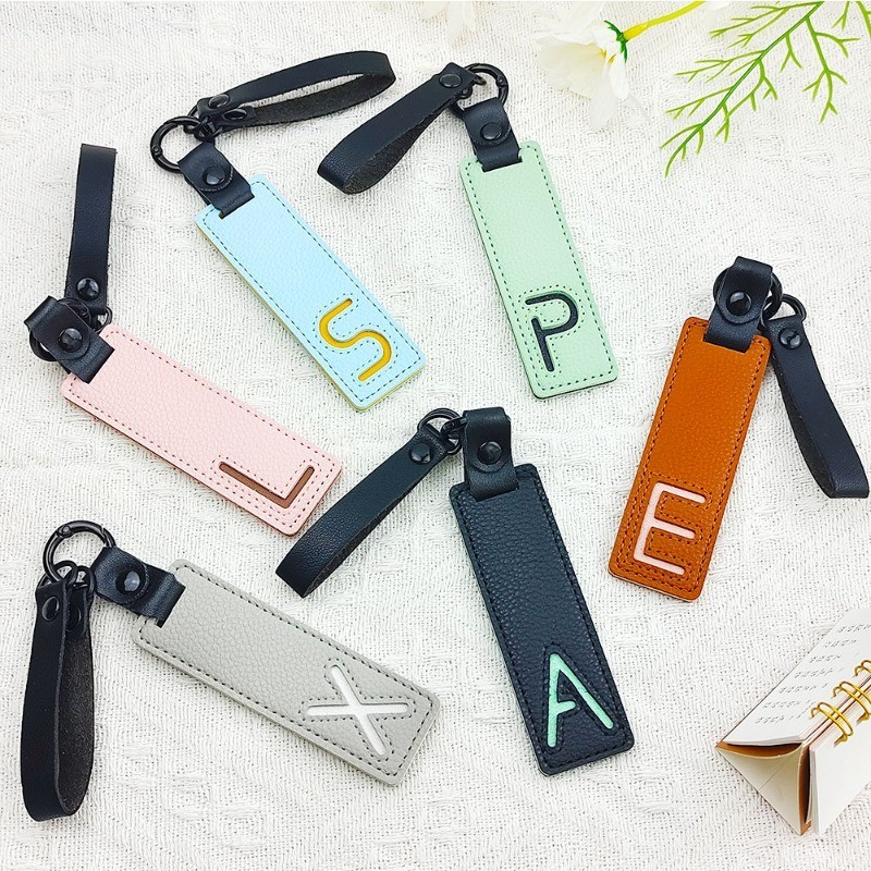 Creative PU หนัง 26Letter พวงกุญแจ Candy สีชื่อเริ่มต้น Key แหวนสําหรับผู้หญิงผู้ชายกระเป๋าเป้สะพายหลังจี้อุปกรณ์เสริมของขวัญ