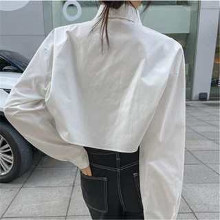 KOKO#เสื้อเชิ้ตแขนยาว ทรงสั้น สีฟ้า ใส่ได้หลายโอกาส สามารถใส่คู่กับเสื้อกั๊กได้ สไตล์ลำลอง#W558
