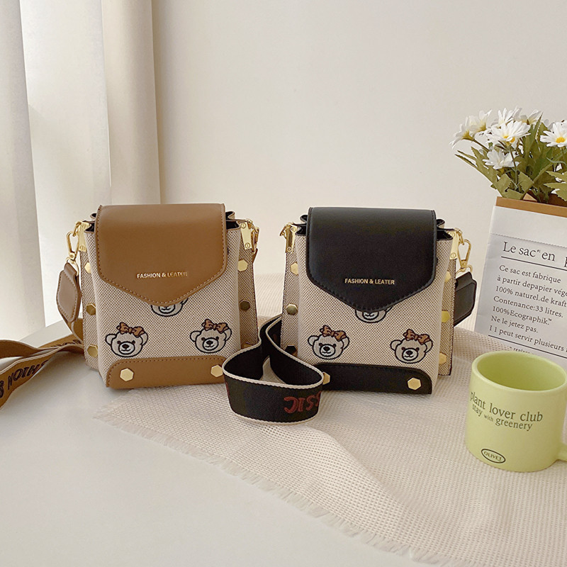 รูปแบบใหม่พิมพ์สบายๆกระเป๋าโทรศัพท์มือถือหญิงพนังหัวเข็มขัดแม่เหล็กน่ารักกระเป๋าสะพายขนาดใหญ่-ความจุครอบคลุมข้ามร่างกายกระเป๋าสายคล้องไหล่กว้างทุกการแข่งขันพร็อพไหล่