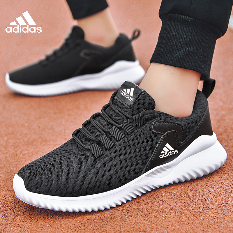สินค้าพร้อมSize 36-48 ตาข่ายระบายอากาศแฟชั่นลําลองแสงอัลตร้ารองเท้ากีฬากลางแจ้งสไตล์คู่เชือกผูกรองเท้ารองเท้าวิ่ง