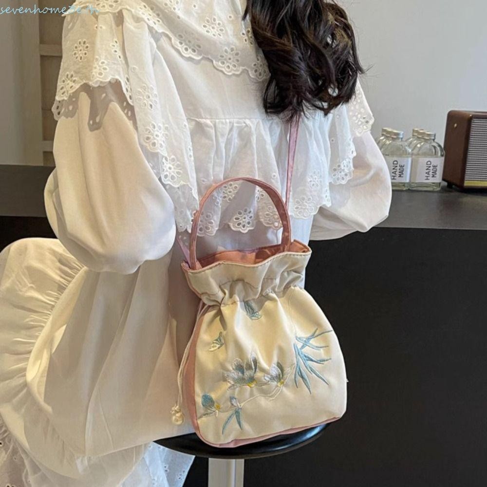 Sevenhome3e เย็บปักถักร้อย Drawstring กระเป๋า, สไตล์ชาติพันธุ์ผ้าไหมซาตินกระเป๋าถือสไตล์จีน, แฟชั่นดอกไม้ถังกระเป๋า Crossbody สไตล์โบราณ Hanfu กระเป๋าสะพายทุกวัน