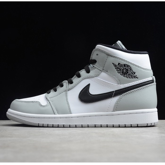 ราคาถูก Air Jordan 1 Mid Light Smoke Grey รองเท้าบาสเก็ตบอลผู้ชายและผู้หญิงรองเท้าวิ่ง AJ1 รองเท้าผ้