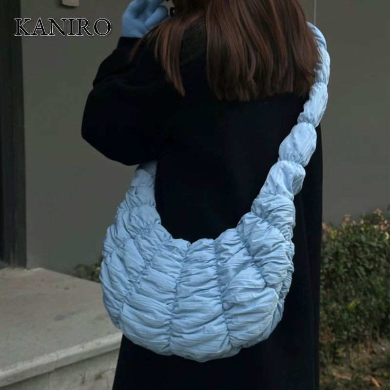 Kaniro กระเป๋าเมฆเกาหลีจีบรักแร้กระเป๋าฟองน้ําผู้หญิงลําลองอเนกประสงค์น้ําหนักเบากระเป๋าสะพายข้างเกี๊ยวกระเป๋าสะพายไหล่อินเทรนด์