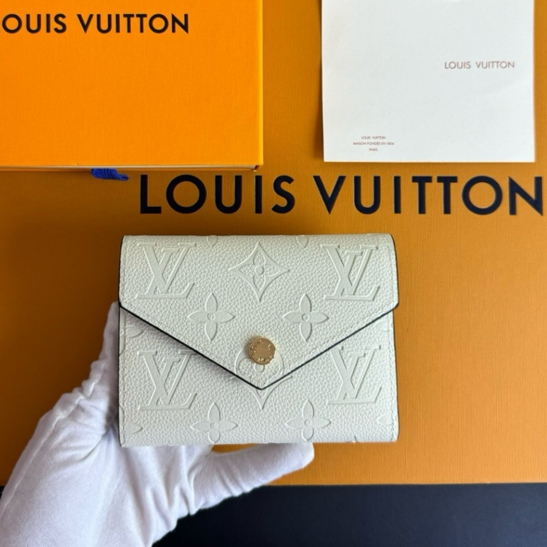 [ กล ่ อง + สต ็ อก ] ใหม ่ LV/Louis Vuitton Top of the Line Original Embossed Leather Victorine Wallet, กระเป ๋ าสั ้ นผู ้ หญิง