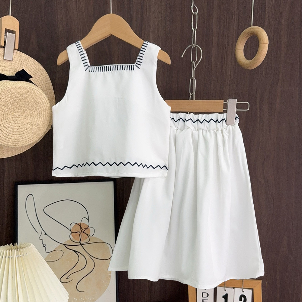 หมีผู้นําเกาหลีรุ่นดอกไม้เย็บปักถักร้อยเสื้อยืดด้านบน + กระโปรงชุดสองชิ้น 3-7 ปีแขนกุดธรรมดาสาวเสื้อผ้า รายา สวมใส่