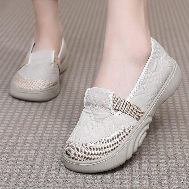 Cadia ฤดูร้อนสไตล์ใหม่รองเท้า Breathable Slip-On แฟชั่น All-Match รองเท้าแม่ Soft Sole สบายสบายๆเก่าปักกิ่งรองเท้าผ้า