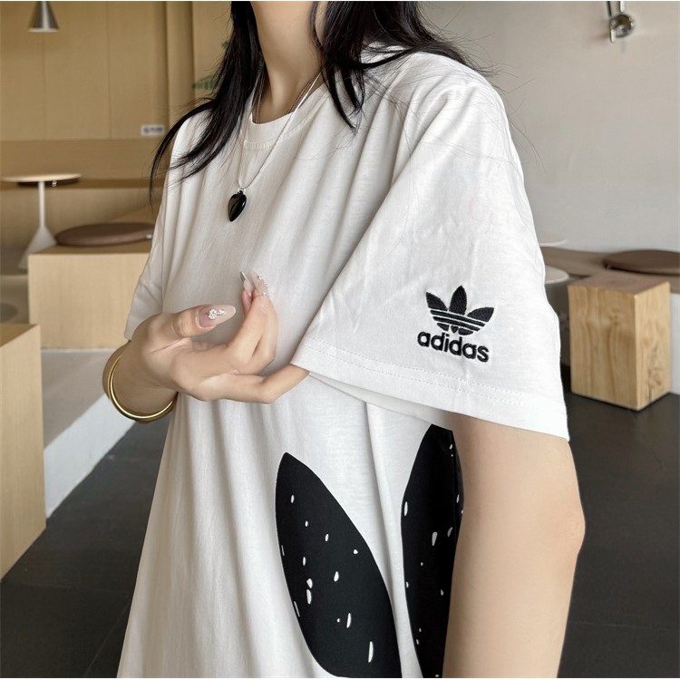 ADIDAS อาดิดาส ต้นฉบับ ผู้ชายและผู้หญิงด้านข้างพิมพ์โลโก้ขนาดใหญ่หลวมคอกลมแขนสั้น