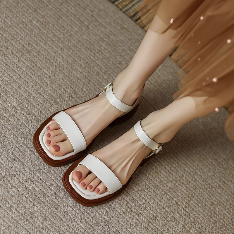 WALKING รองเท้าแตะแฟชั่น ส้นเตี้ย สายรัดบาง เข้ากับทุกการแต่งกาย พื้นหนา 3สี size 35-42