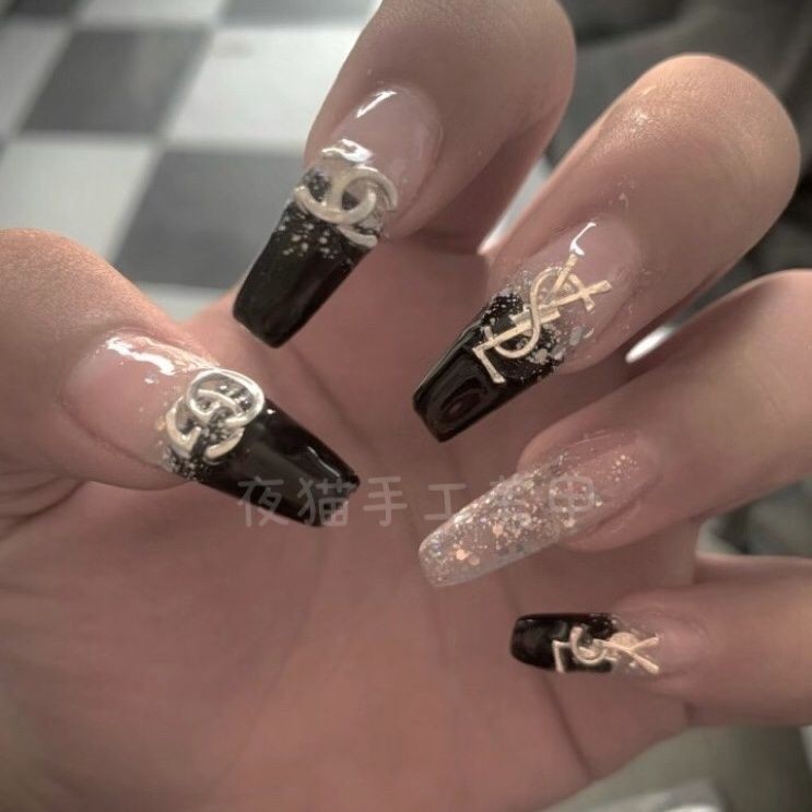 New Yang Shulin's big-name manicure wears nails