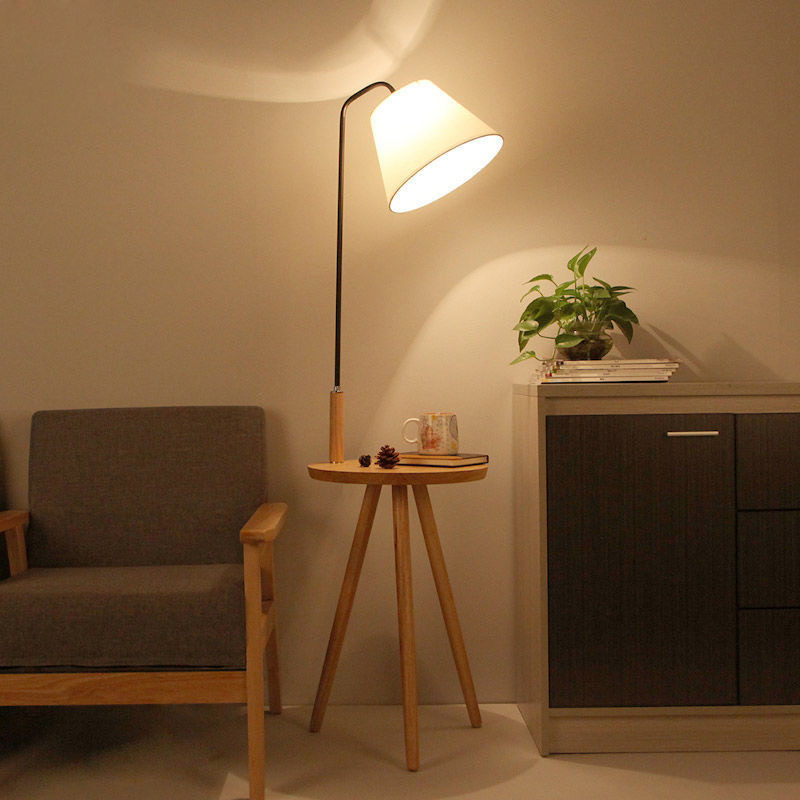 โคมไฟตั้งพื้น พร้อมชั้นวาง และหลอดไฟ LED