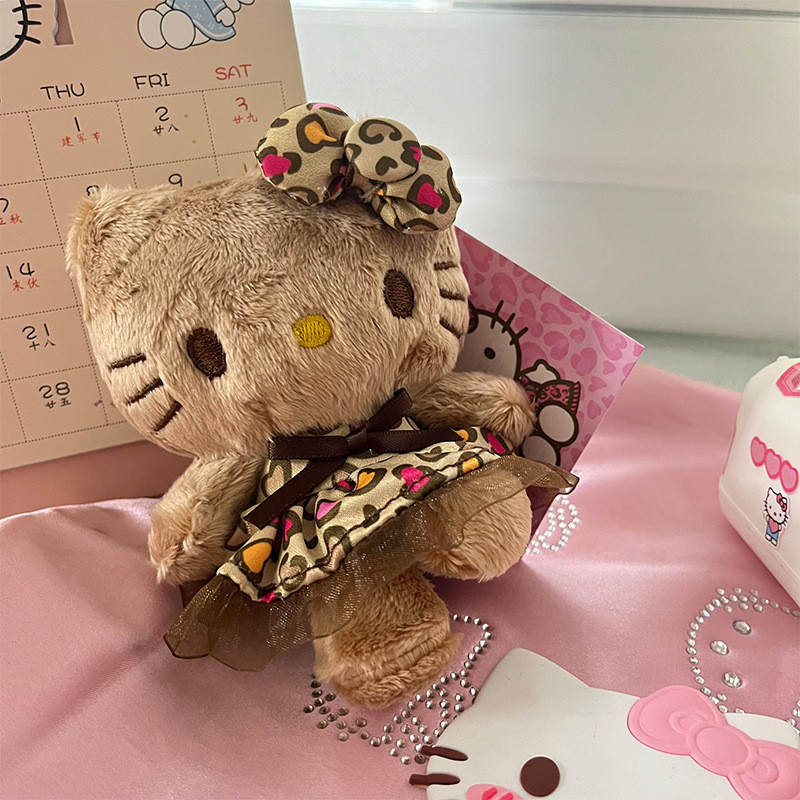 Sanrio Hello Kitty ผิวสีดําเสือดาวกระโปรง Series ตุ๊กตาตุ๊กตาน่ารักพวงกุญแจของเล่นนุ่ม Plushie จี้เด็กของขวัญ