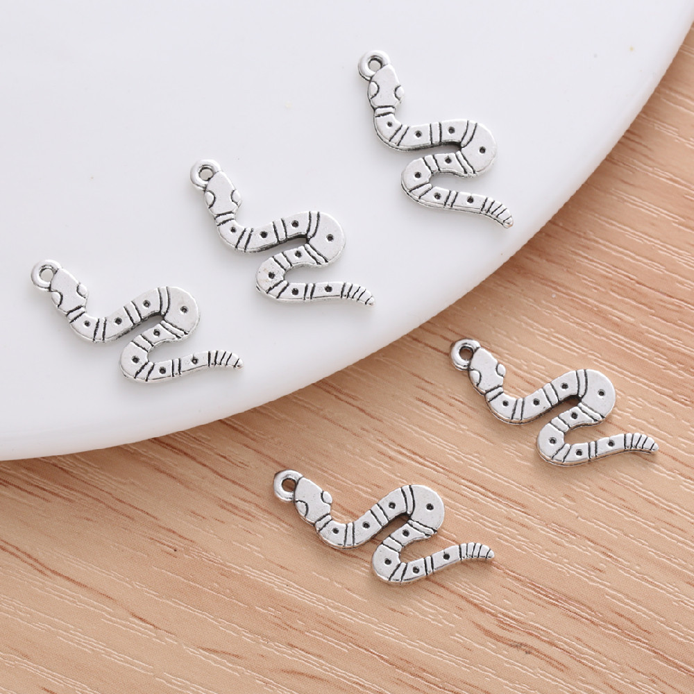 จี้รูปงู สไตล์วินเทจ สําหรับทําเครื่องประดับ สร้อยข้อมือ สร้อยคอ ต่างหู DIY 20 ชิ้น